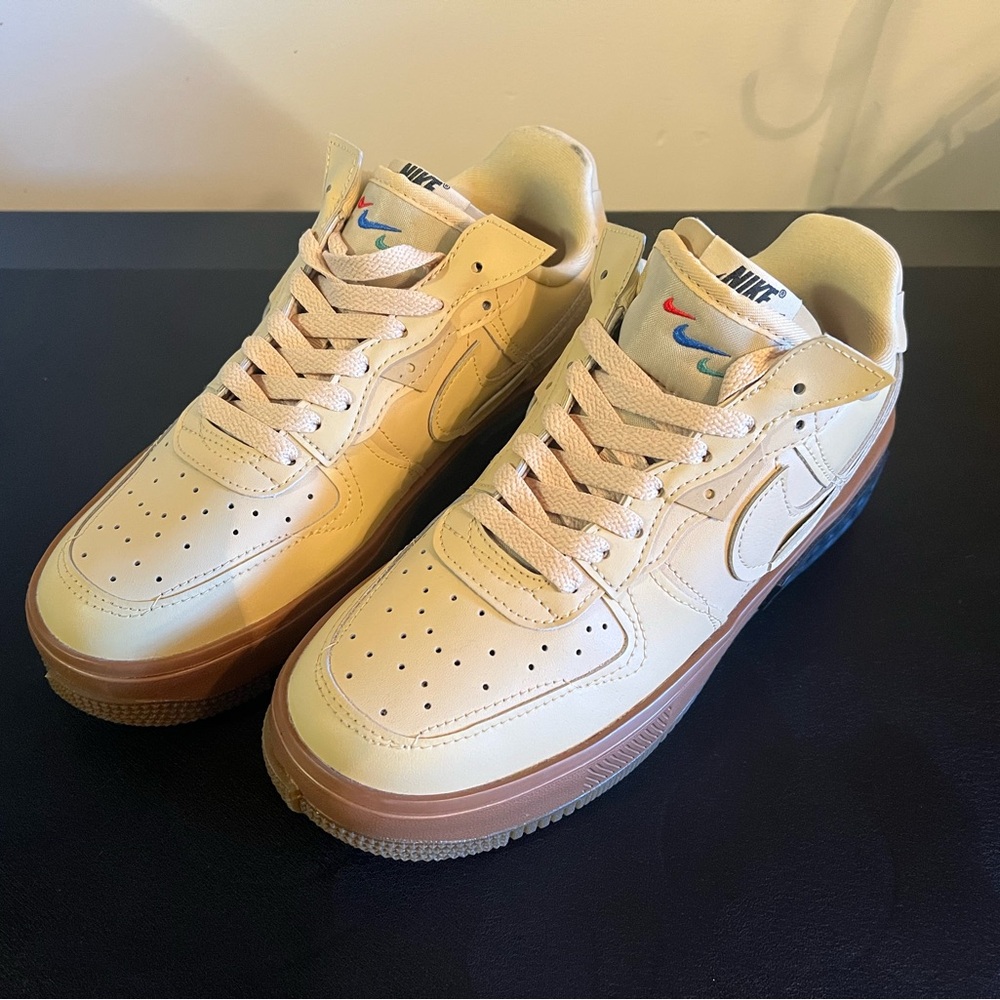 Nike Men’s Low-Top Sneakers in Cream with Gum Sole